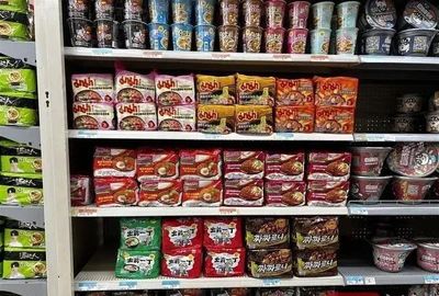 韩国火鸡面深陷双标风波 食品流通标准差异引热议